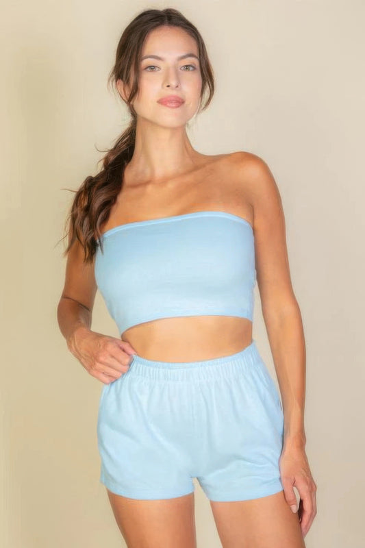 Simple Solid Color Tube Top and Shorts Two Piece Set.